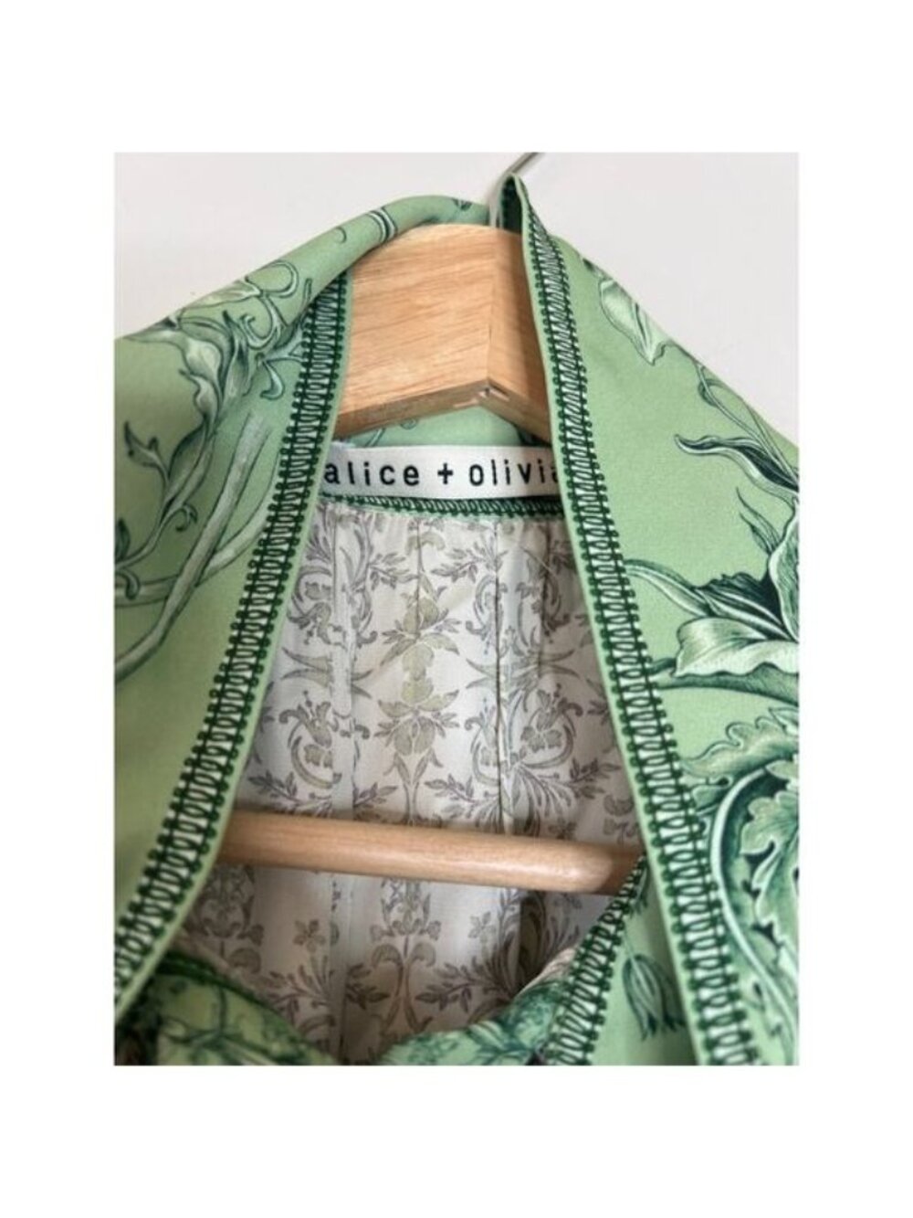 NEW Alice + Olivia Tie Neck Puff Sleeves Floral Print Top Green Size:Extra Small - Picture 4 of 8